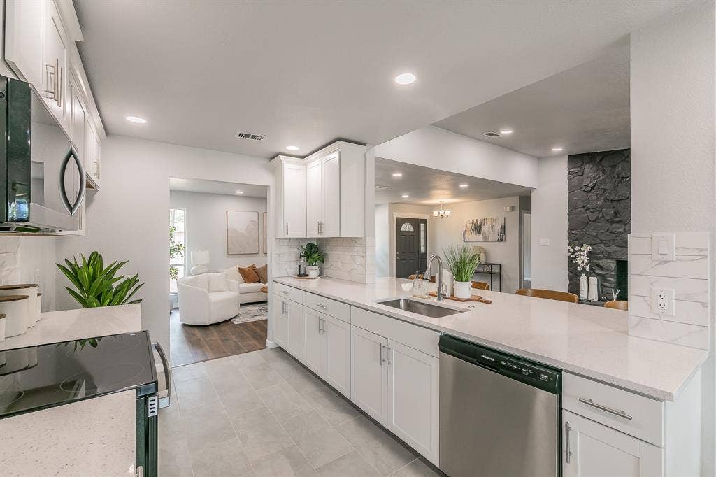 1917 Toplea Drive, Euless, TX 76040 1917 Toplea Drive, Euless, TX 76040