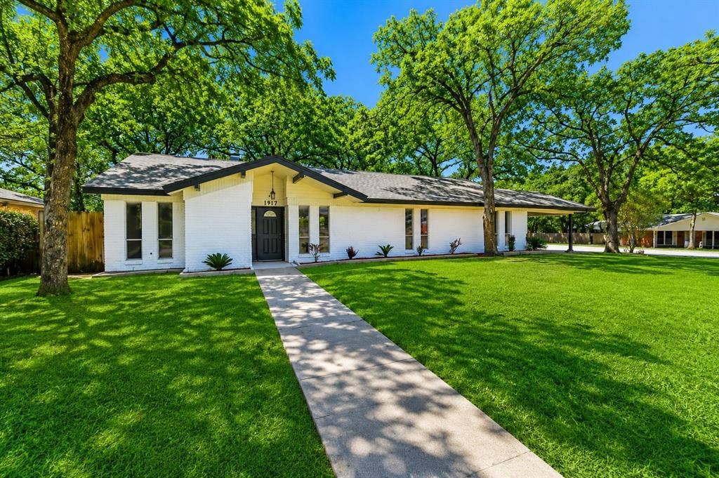 1917 Toplea Drive, Euless, TX 76040 1917 Toplea Drive, Euless, TX 76040