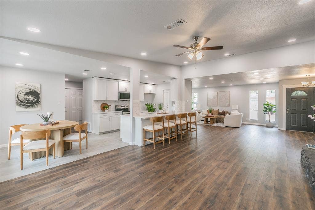 1917 Toplea Drive, Euless, TX 76040 1917 Toplea Drive, Euless, TX 76040
