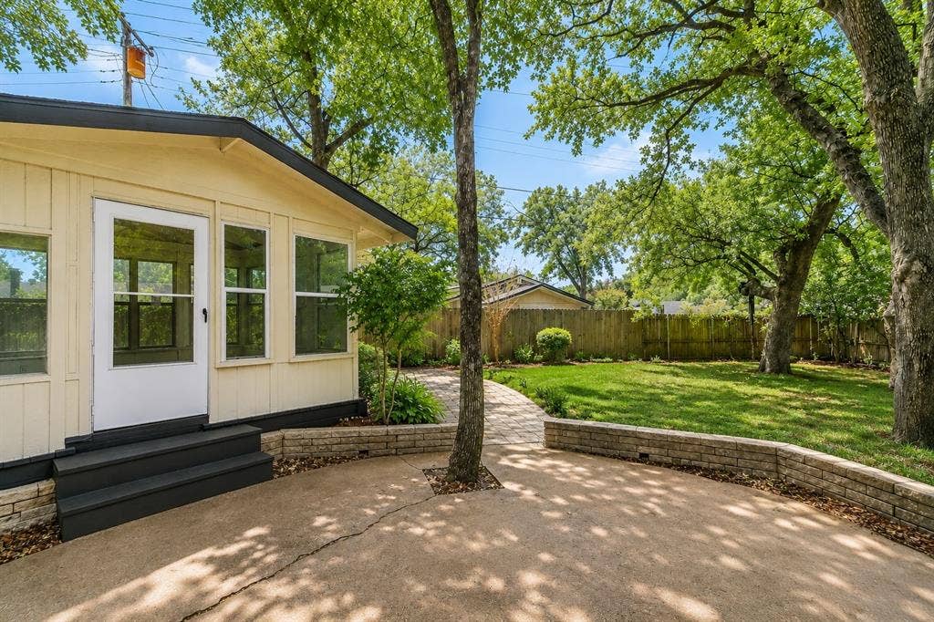 1917 Toplea Drive, Euless, TX 76040 1917 Toplea Drive, Euless, TX 76040