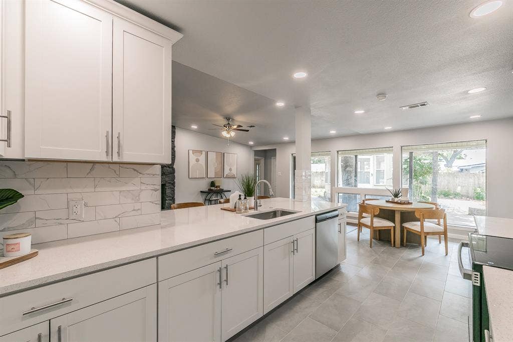 1917 Toplea Drive, Euless, TX 76040 1917 Toplea Drive, Euless, TX 76040