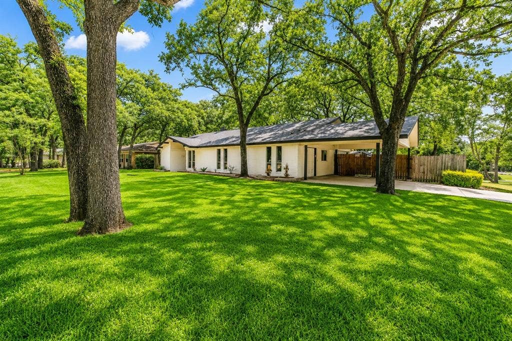 1917 Toplea Drive, Euless, TX 76040 1917 Toplea Drive, Euless, TX 76040