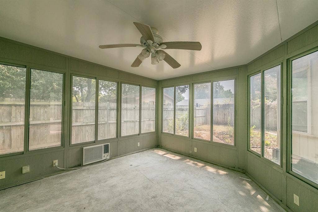 1917 Toplea Drive, Euless, TX 76040 1917 Toplea Drive, Euless, TX 76040