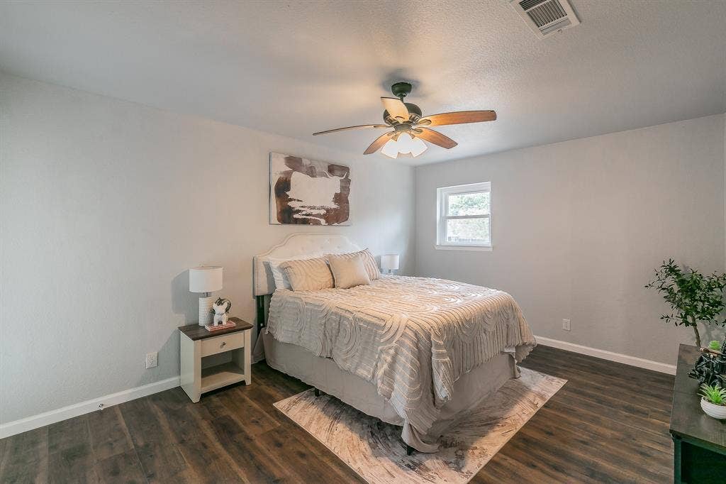 1917 Toplea Drive, Euless, TX 76040 1917 Toplea Drive, Euless, TX 76040