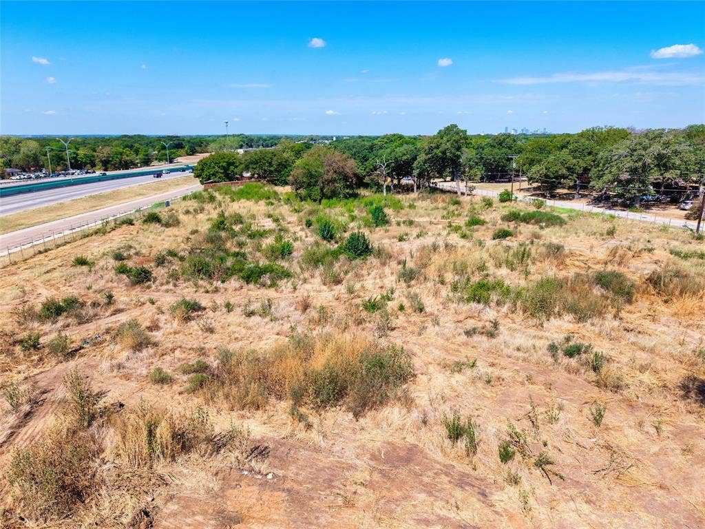 9508 Silver Falls Boulevard, Dallas, TX 75217