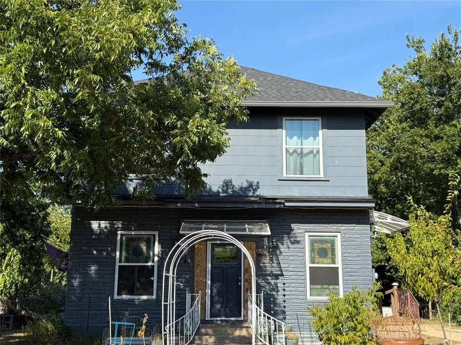 Property photo for 2223 N 6th Street, Waco, TX