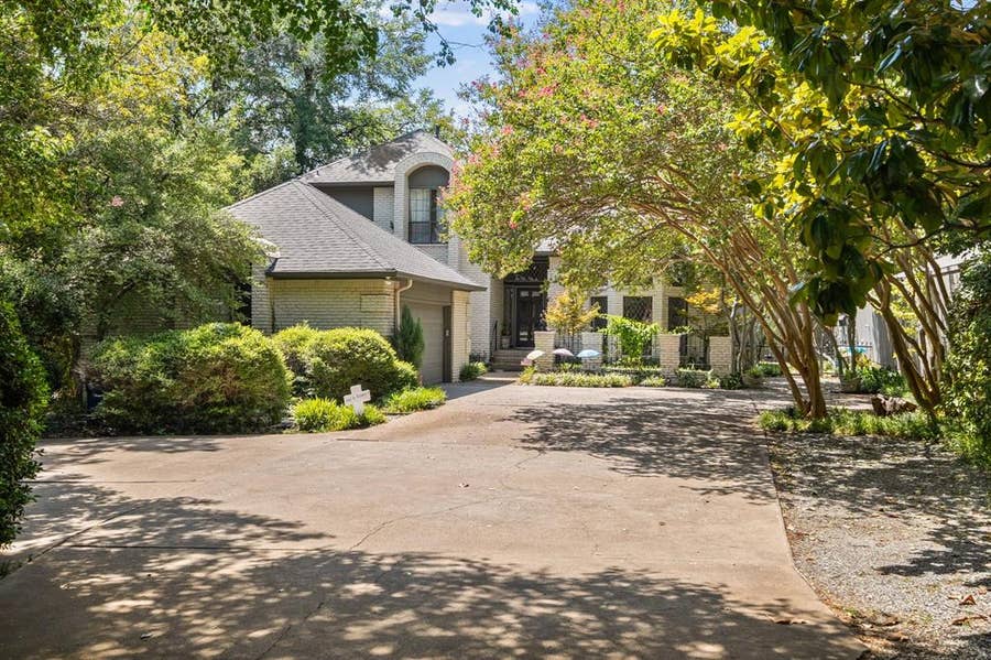 Property photo for 6920 Gaston Avenue, Dallas, TX
