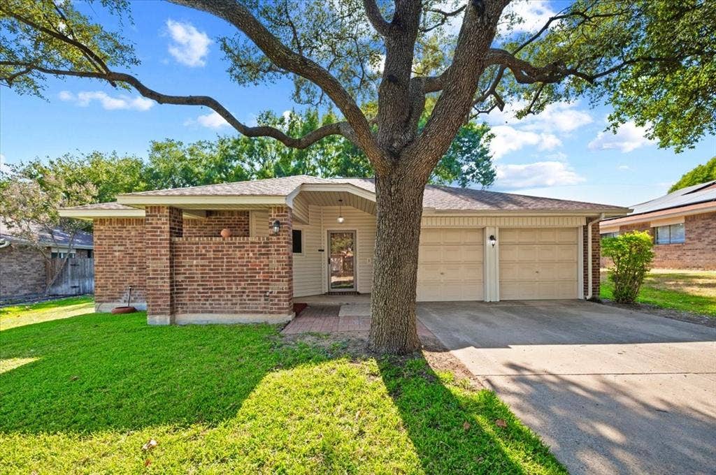 424 Grand Meadow Drive, Fort Worth, TX 76108 424 Grand Meadow Drive, Fort Worth, TX 76108