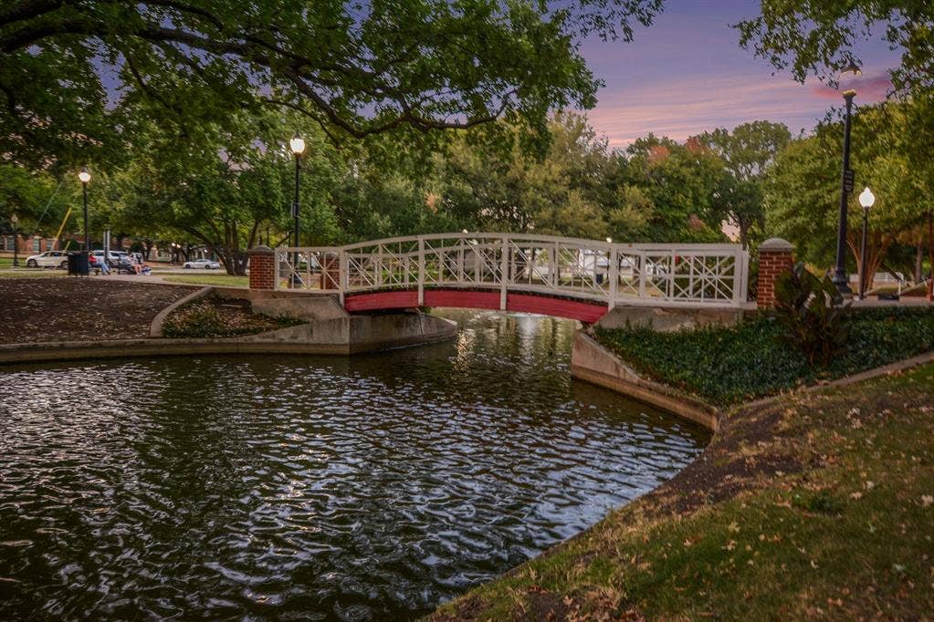 1013 E 15th Street, Plano, TX 75074