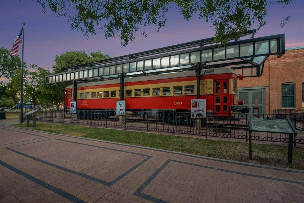 1013 E 15th Street, Plano, TX 75074