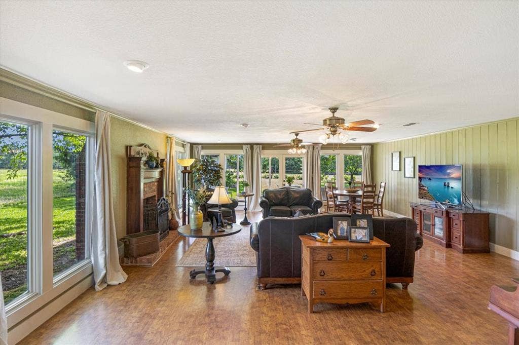 20272 County Road 4126, Lindale, TX 75771 20272 County Road 4126, Lindale, TX 75771