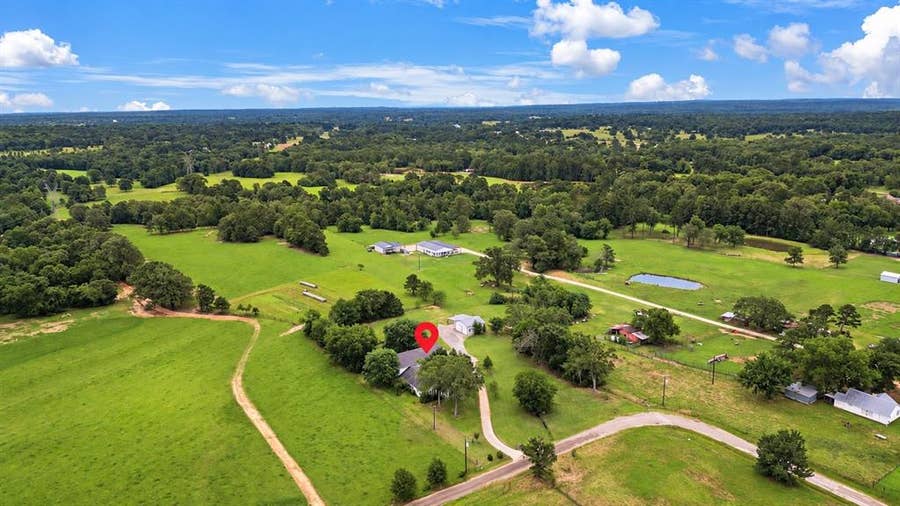 Property photo for 20272 County Road 4126, Lindale, TX