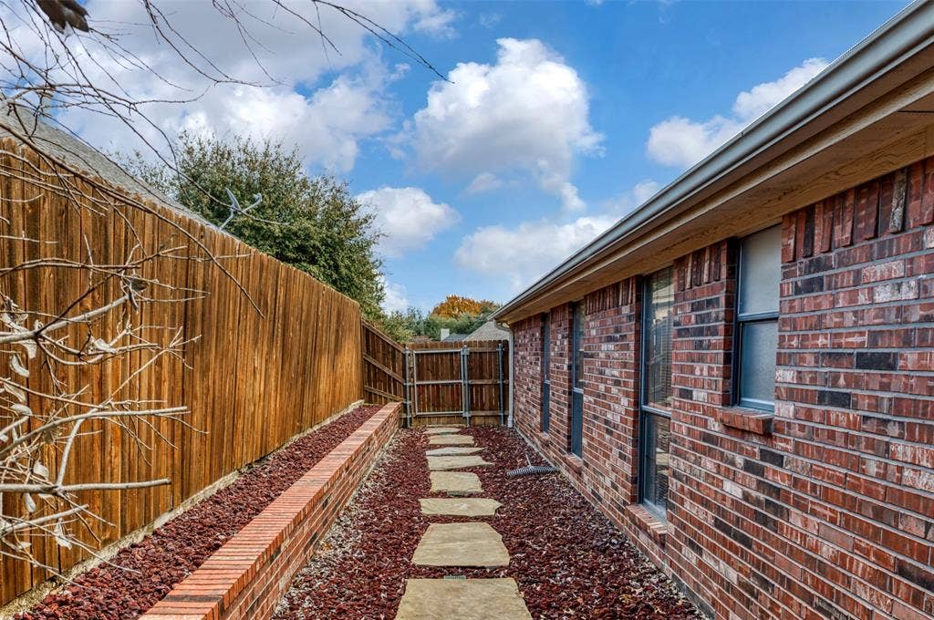 432 Shelby Drive, Burleson, TX 76028 432 Shelby Drive, Burleson, TX 76028