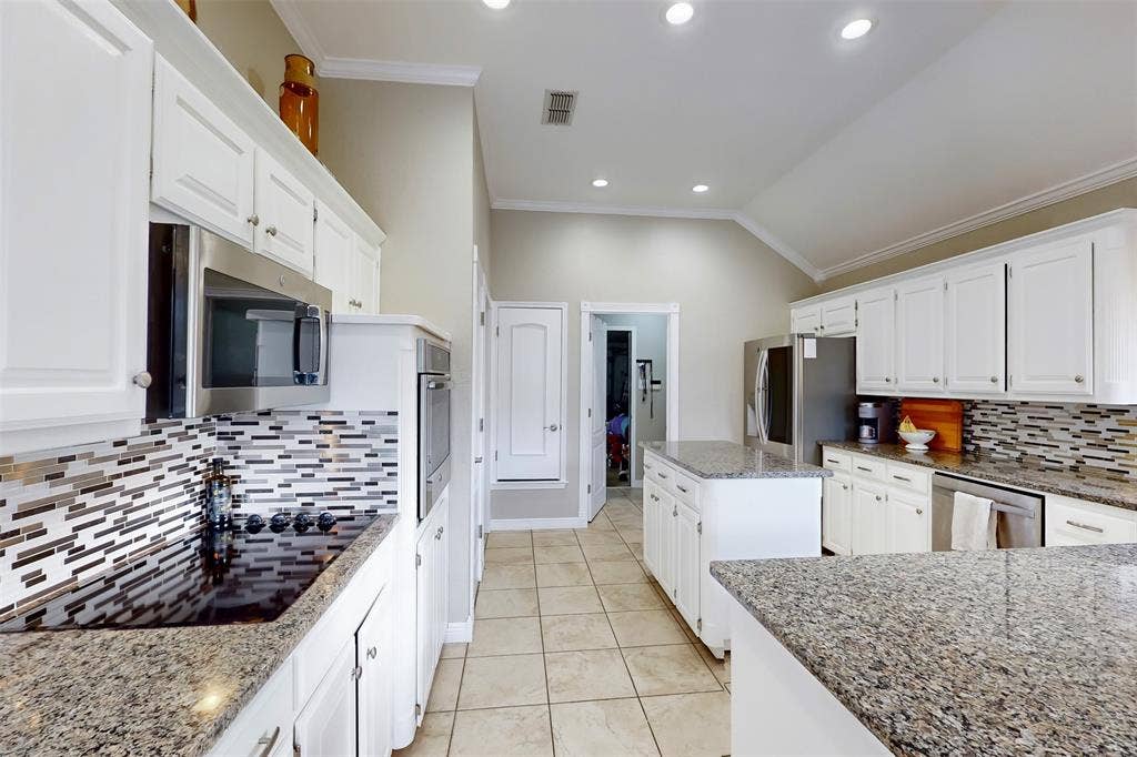 432 Shelby Drive, Burleson, TX 76028 432 Shelby Drive, Burleson, TX 76028
