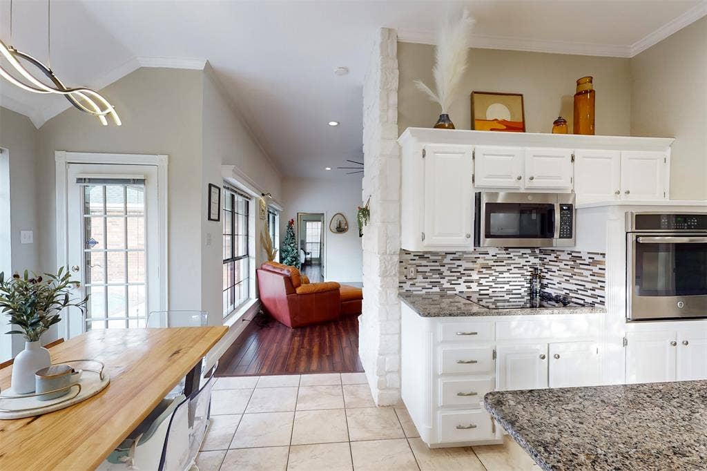 432 Shelby Drive, Burleson, TX 76028 432 Shelby Drive, Burleson, TX 76028