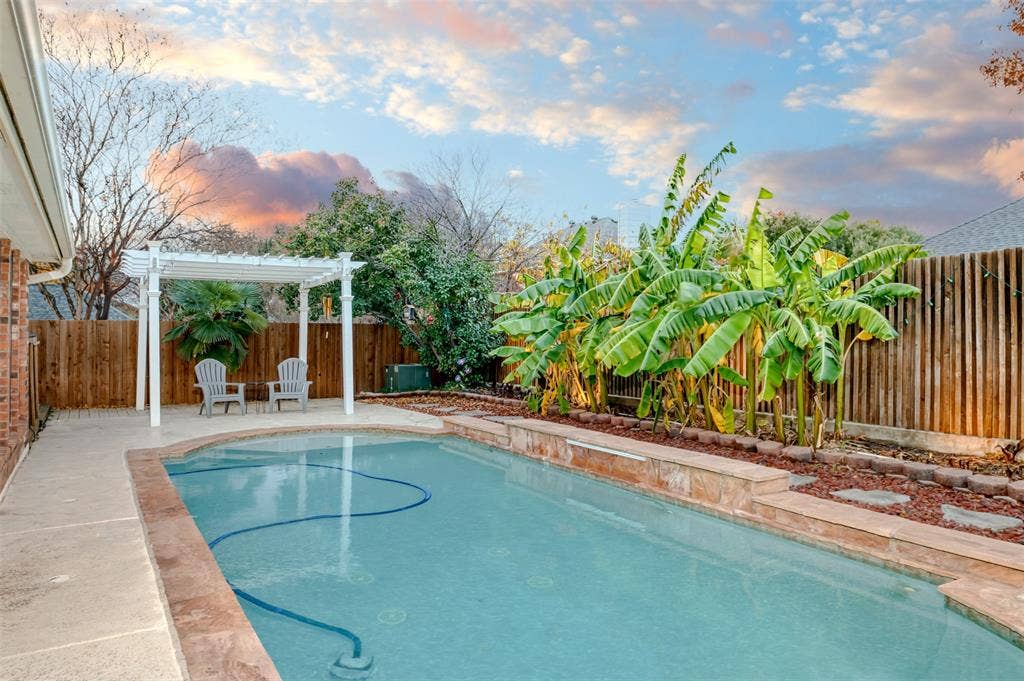 432 Shelby Drive, Burleson, TX 76028 432 Shelby Drive, Burleson, TX 76028