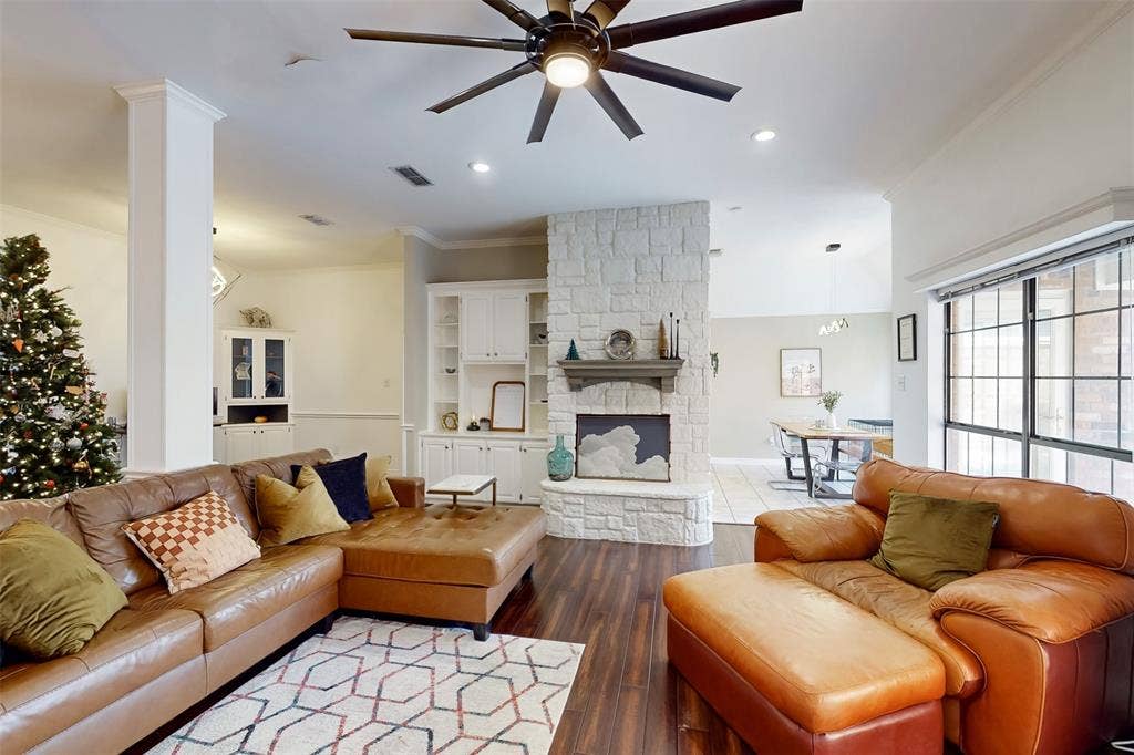 432 Shelby Drive, Burleson, TX 76028 432 Shelby Drive, Burleson, TX 76028