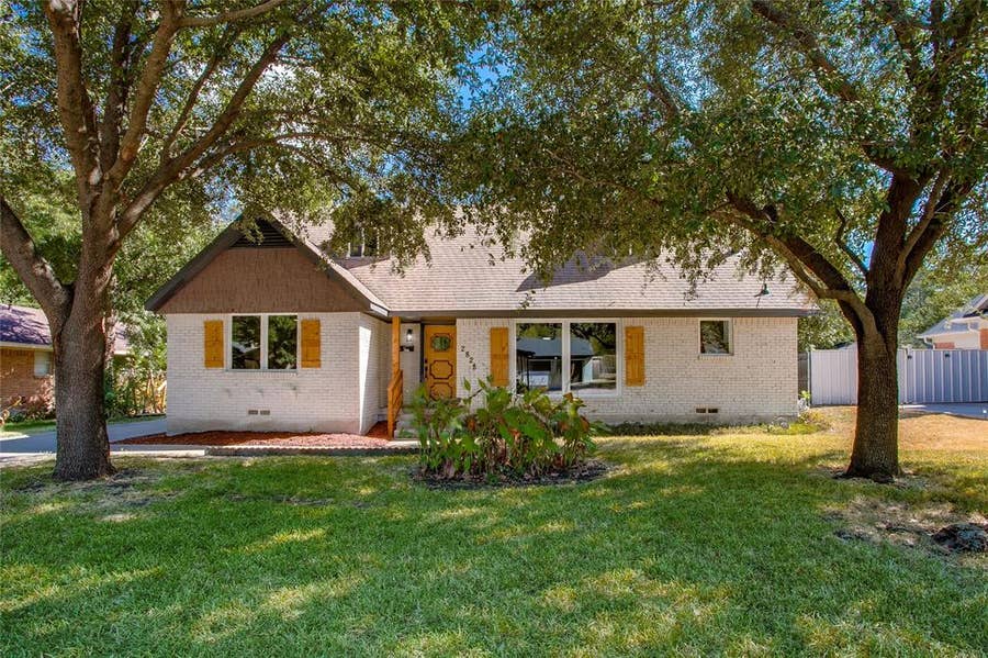 Property photo for 2828 Larkspur Lane, Dallas, TX