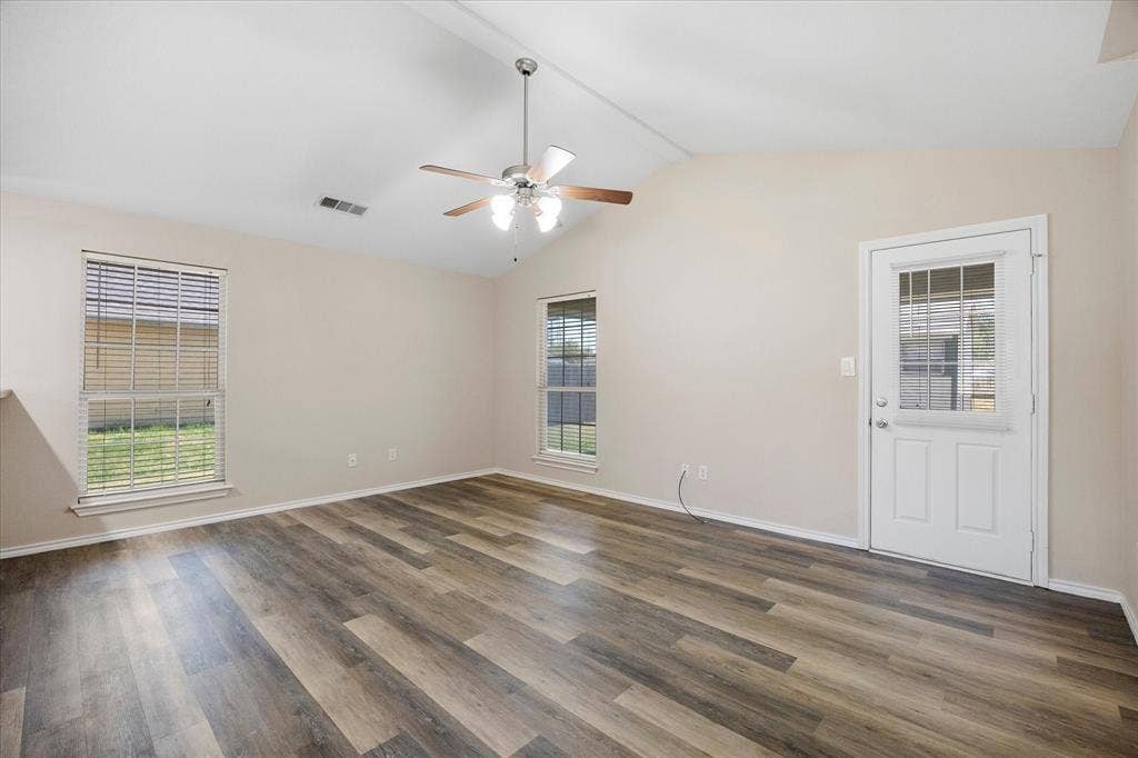 107 W Hubbard Road, Josephine, TX 75173