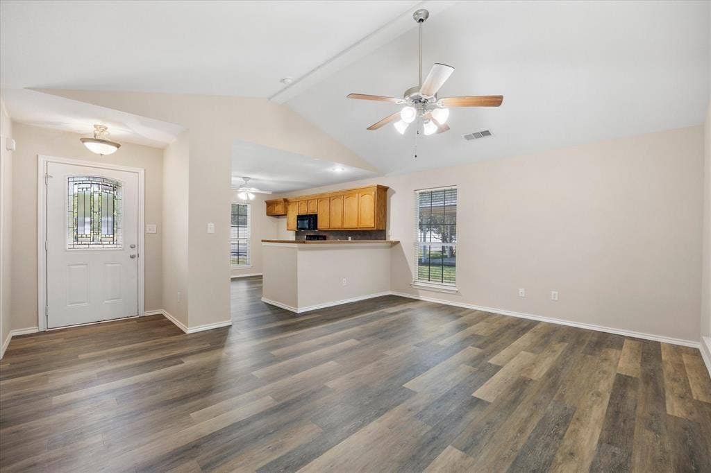 107 W Hubbard Road, Josephine, TX 75173