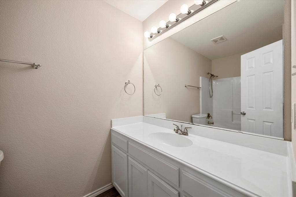 107 W Hubbard Road, Josephine, TX 75173