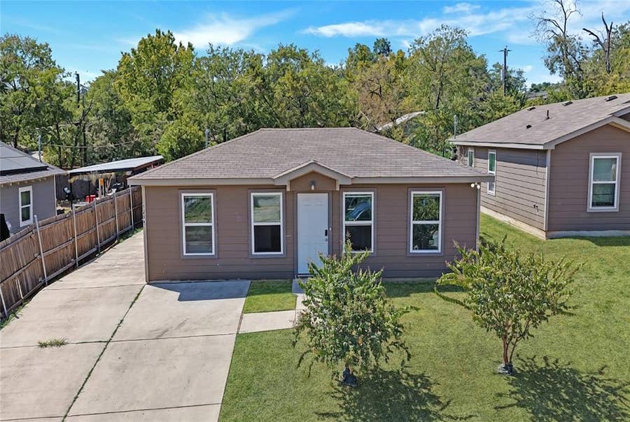 Property photo for 1216 E Powell Avenue, Fort Worth, TX