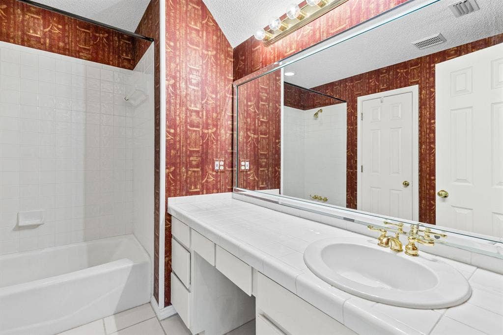 1200 County Road 2307, Sulphur Springs, TX 75482 Ensuite bath for bedroom 5.