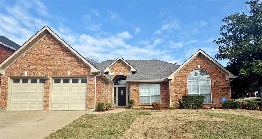 Property photo for 6016 Lake Vista Drive, Dallas, TX