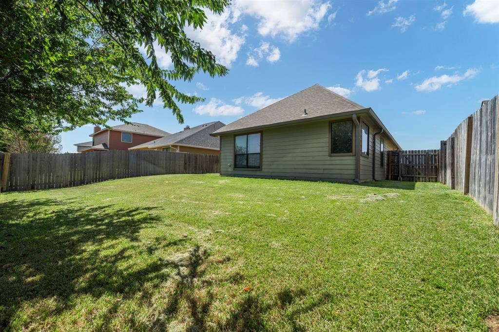 10333 Condor Loop, Waco, TX 76708 10333 Condor Loop, Waco, TX 76708