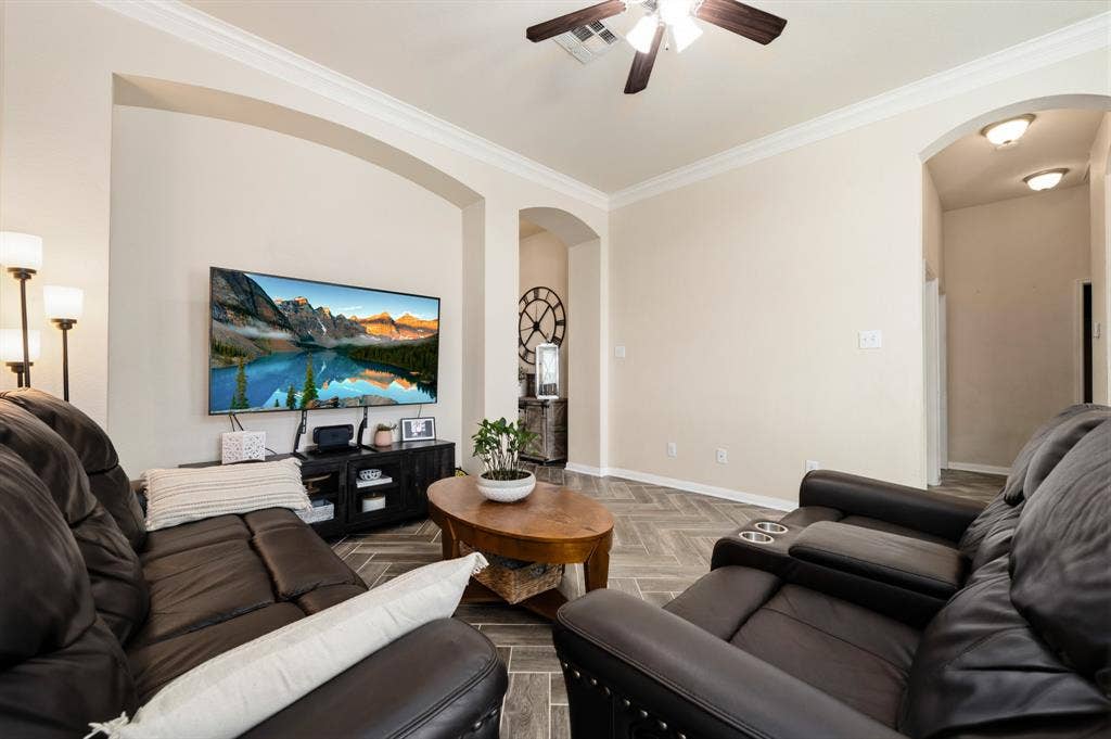10333 Condor Loop, Waco, TX 76708 10333 Condor Loop, Waco, TX 76708