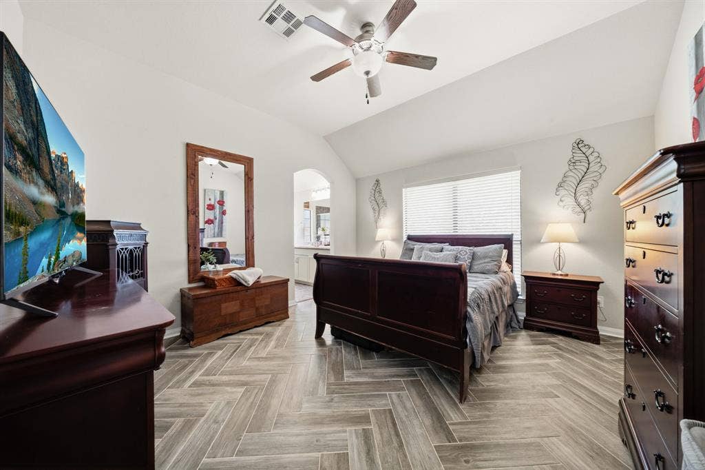 10333 Condor Loop, Waco, TX 76708 10333 Condor Loop, Waco, TX 76708