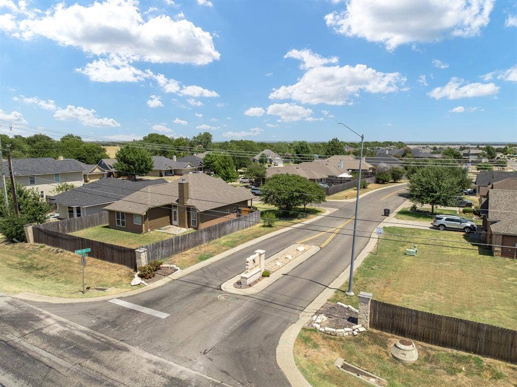 10333 Condor Loop, Waco, TX 76708 10333 Condor Loop, Waco, TX 76708
