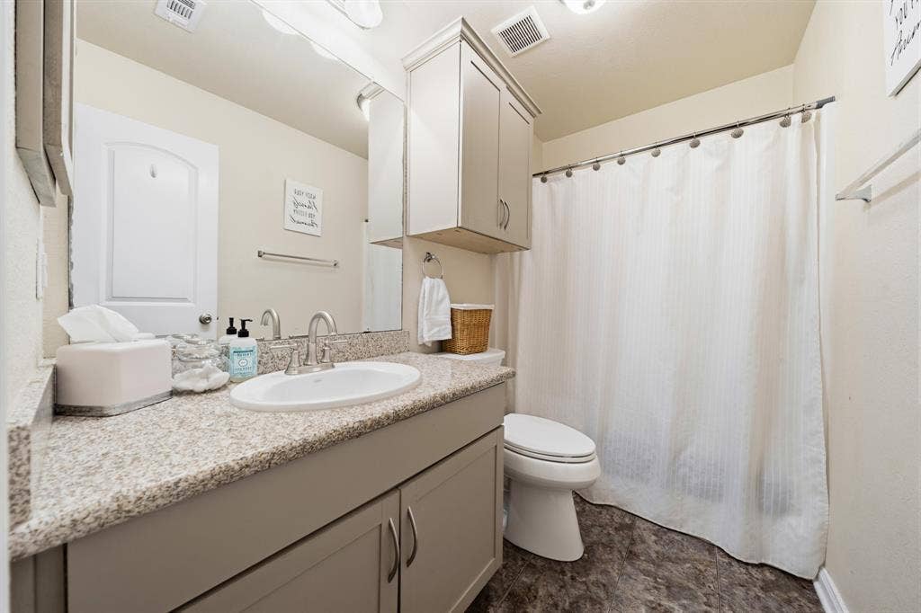 10333 Condor Loop, Waco, TX 76708 10333 Condor Loop, Waco, TX 76708