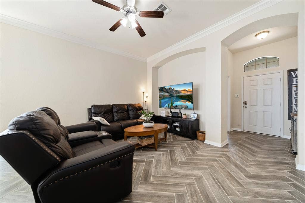 10333 Condor Loop, Waco, TX 76708 10333 Condor Loop, Waco, TX 76708