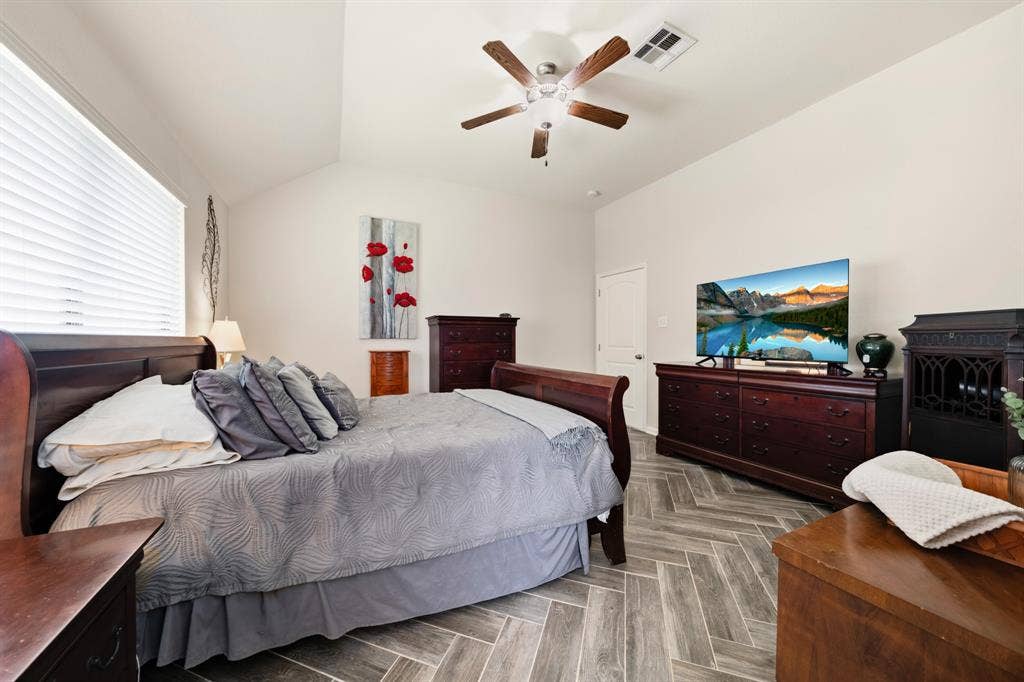 10333 Condor Loop, Waco, TX 76708 10333 Condor Loop, Waco, TX 76708