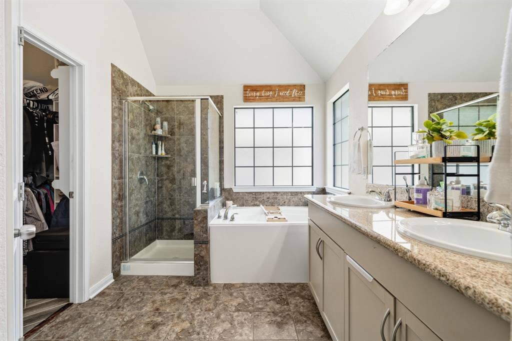 10333 Condor Loop, Waco, TX 76708 10333 Condor Loop, Waco, TX 76708
