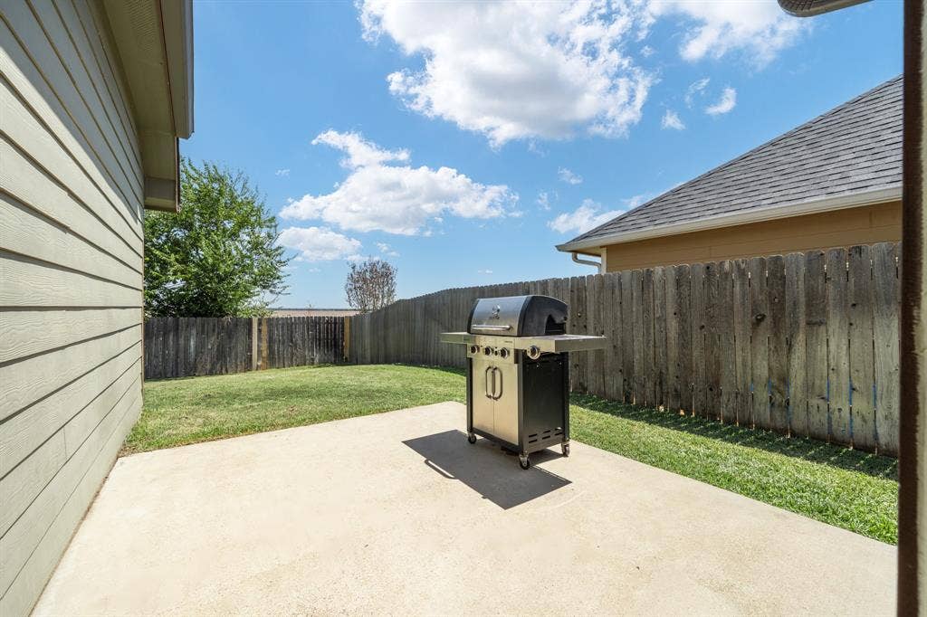 10333 Condor Loop, Waco, TX 76708 10333 Condor Loop, Waco, TX 76708
