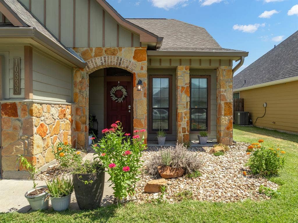 10333 Condor Loop, Waco, TX 76708 10333 Condor Loop, Waco, TX 76708