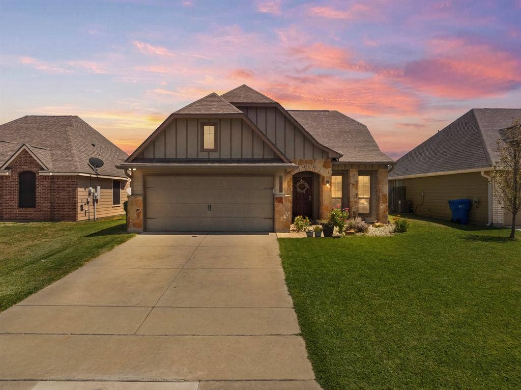 10333 Condor Loop, Waco, TX 76708 10333 Condor Loop, Waco, TX 76708