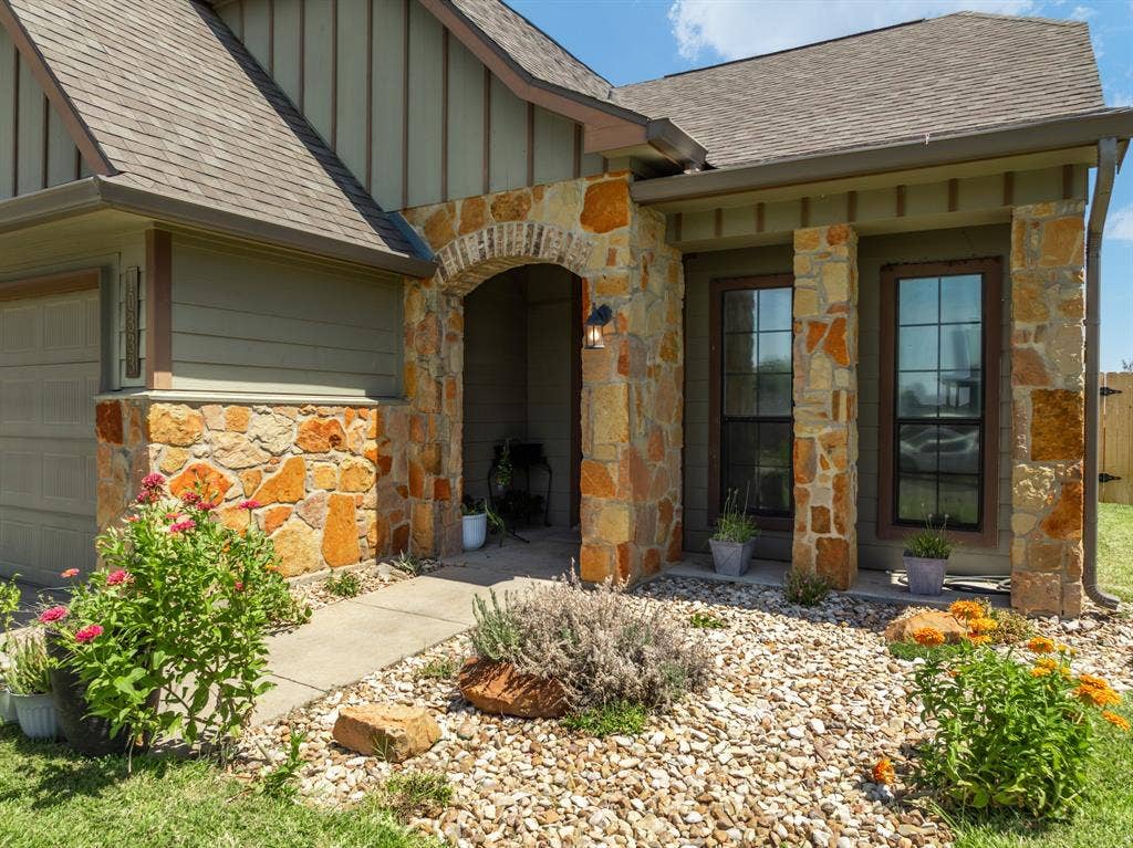 10333 Condor Loop, Waco, TX 76708 10333 Condor Loop, Waco, TX 76708
