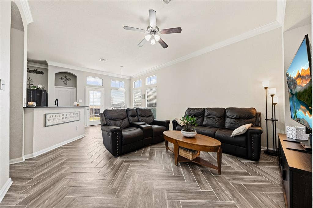 10333 Condor Loop, Waco, TX 76708 10333 Condor Loop, Waco, TX 76708