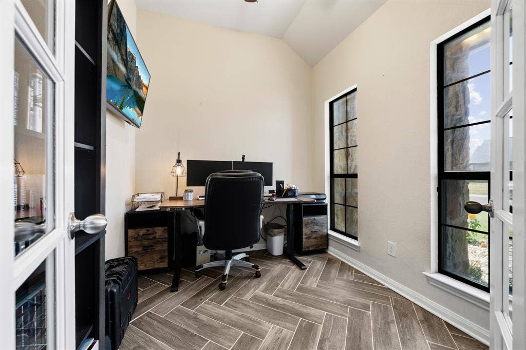 10333 Condor Loop, Waco, TX 76708 10333 Condor Loop, Waco, TX 76708