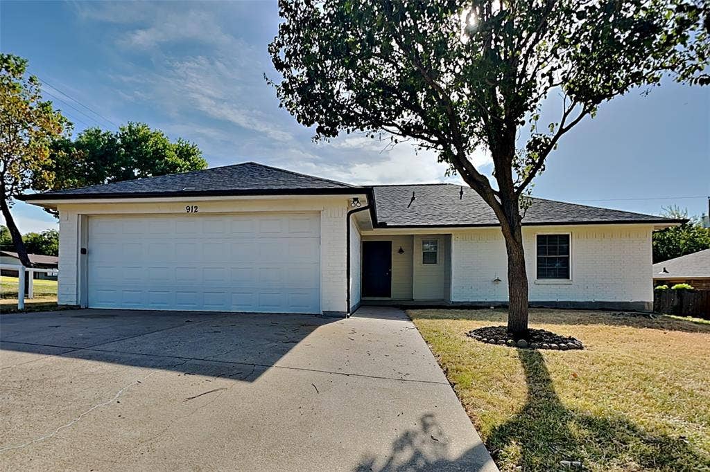 912 Blue Ridge Drive, Burleson, TX 76028 912 Blue Ridge Drive, Burleson, TX 76028