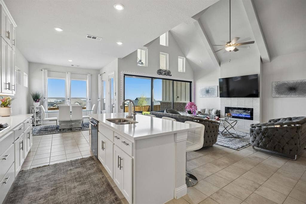 805 Feathergrass Court, Haslet, TX 76052