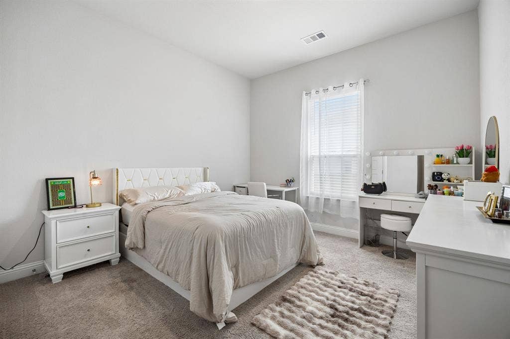 805 Feathergrass Court, Haslet, TX 76052