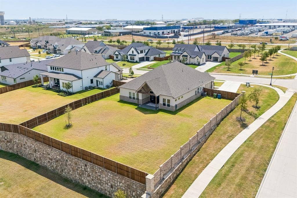 805 Feathergrass Court, Haslet, TX 76052