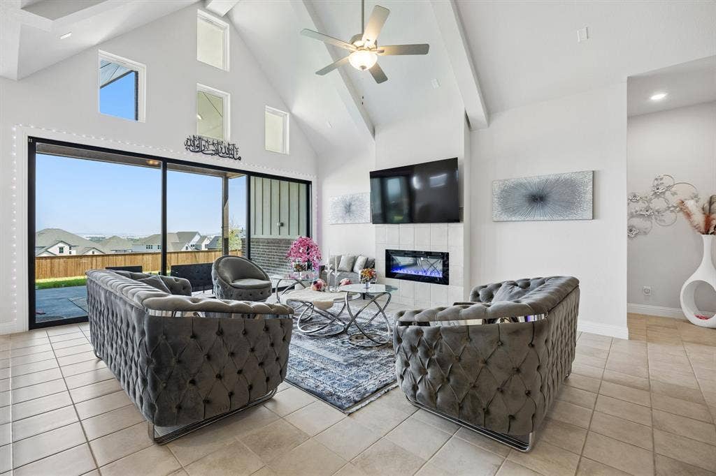 805 Feathergrass Court, Haslet, TX 76052