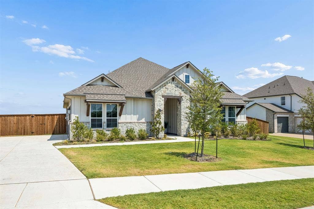 805 Feathergrass Court, Haslet, TX 76052