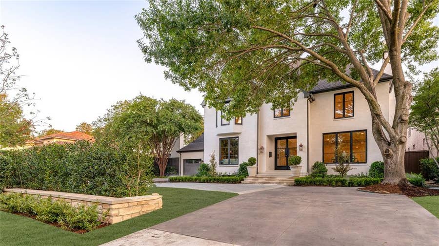 Property photo for 6810 Mimosa Lane, Dallas, TX