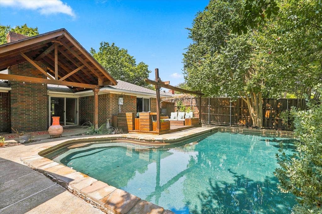2525 Eucalyptus Drive, Plano, TX 75075 2525 Eucalyptus Drive, Plano, TX 75075